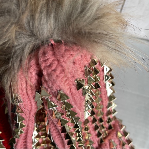 Spikes Cool Amazing Hat Winter Beanie with Pom Pom - Picture 2 of 4